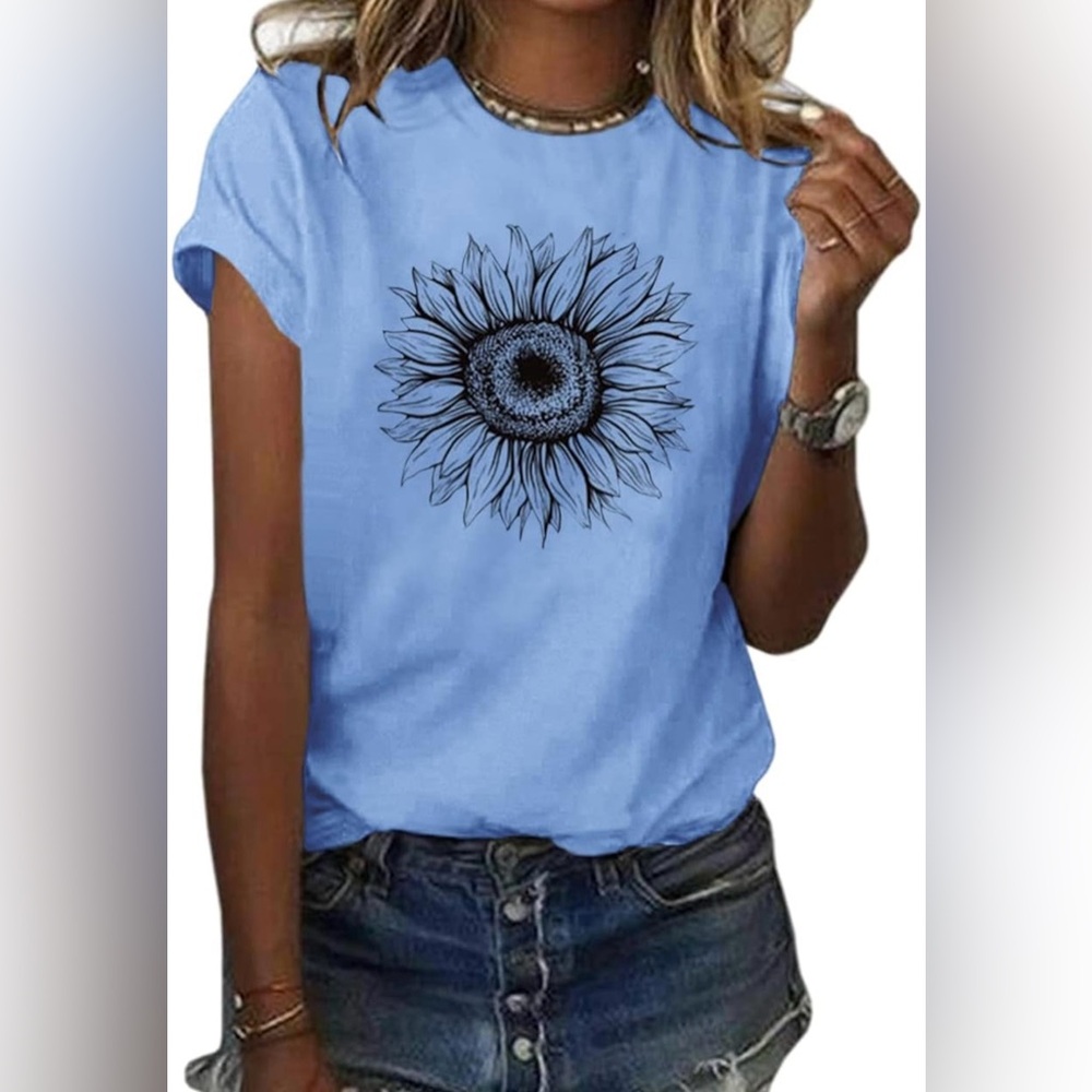 It is Well Boutique Sunflower Graphic Print Short Sleeve Crewneck Tee NWT Small